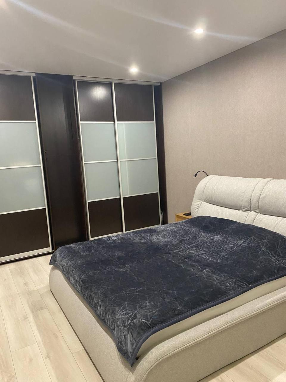 Apartpoltava Двокімнатні Апартаменти З Джакузі Біля Листопаду Ngoại thất bức ảnh