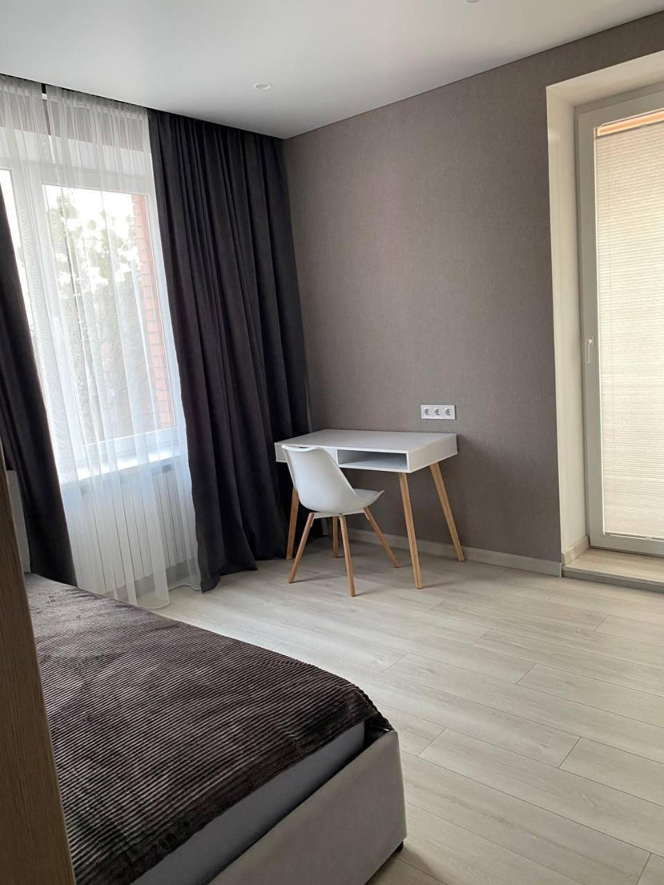 Apartpoltava Двокімнатні Апартаменти З Джакузі Біля Листопаду Ngoại thất bức ảnh