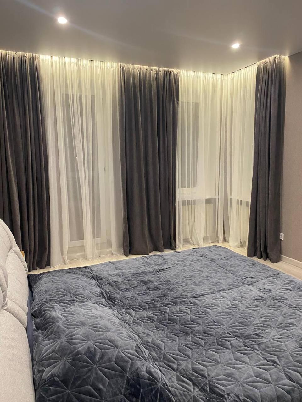 Apartpoltava Двокімнатні Апартаменти З Джакузі Біля Листопаду Ngoại thất bức ảnh